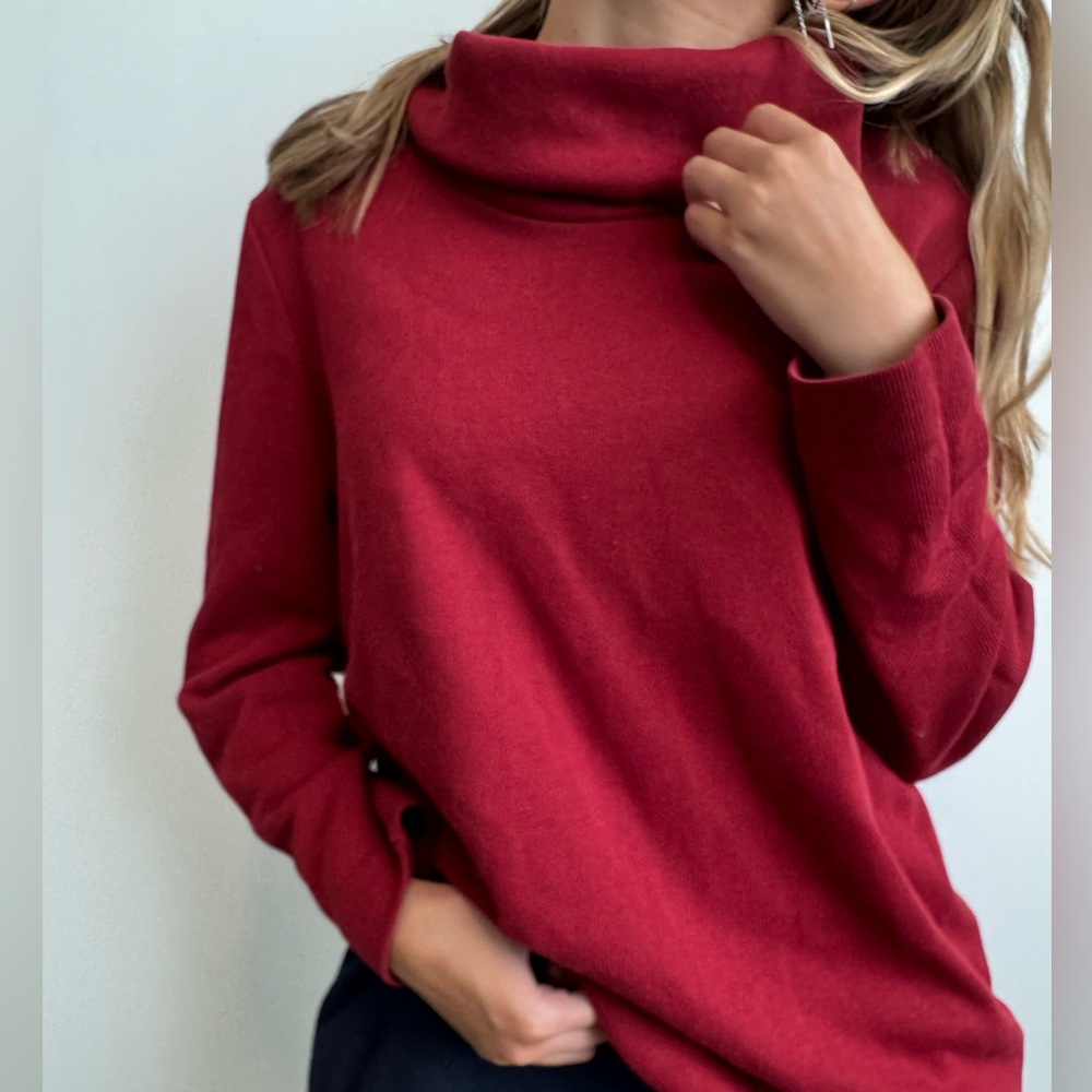 Elegant Red Women's Sweater